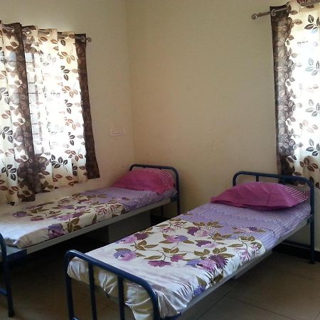 Auberge de jeunesse Nisarga Men'S Pg à Dharwad Extérieur photo