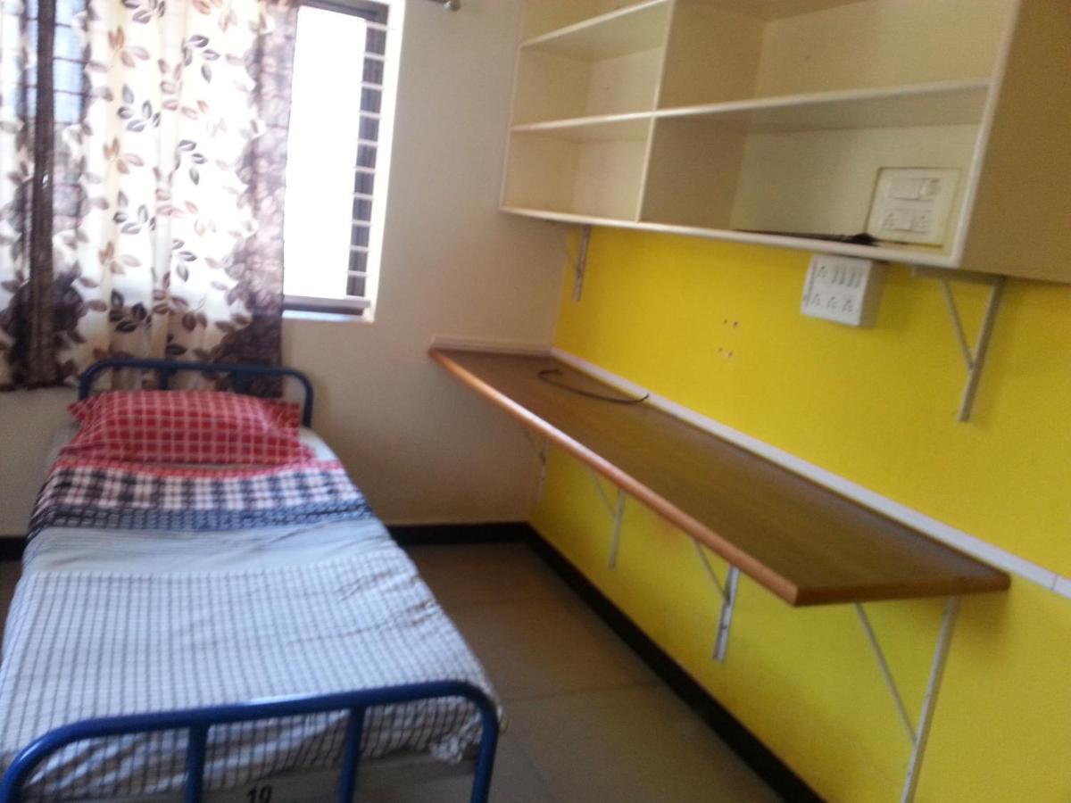 Auberge de jeunesse Nisarga Men'S Pg à Dharwad Extérieur photo