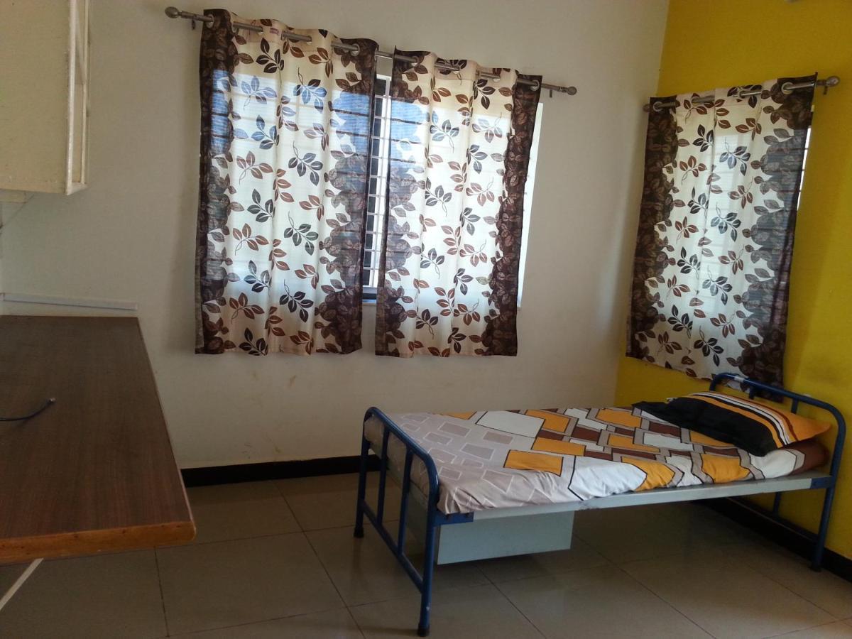 Auberge de jeunesse Nisarga Men'S Pg à Dharwad Extérieur photo